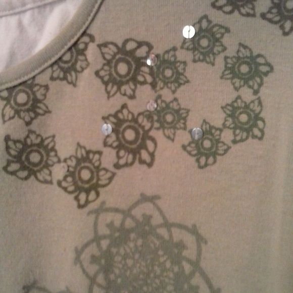 SOLD ~ ESSENTIALS SEQUINS 3/4 SLEEVE GREEN/WHITE LAYERED LOOK TOP - Picture 3 of 7